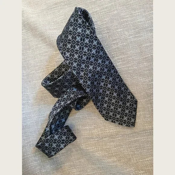 VALENTINO - (Recent) Geometric patterned tie - Picture 2 of 5